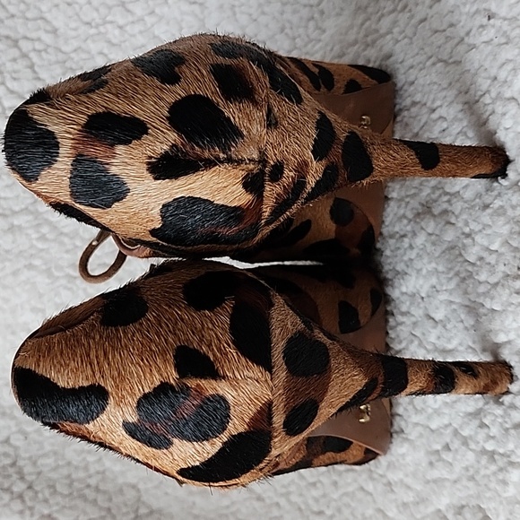 SCHUTZ leopard print calf hair pumps - Picture 4 of 8